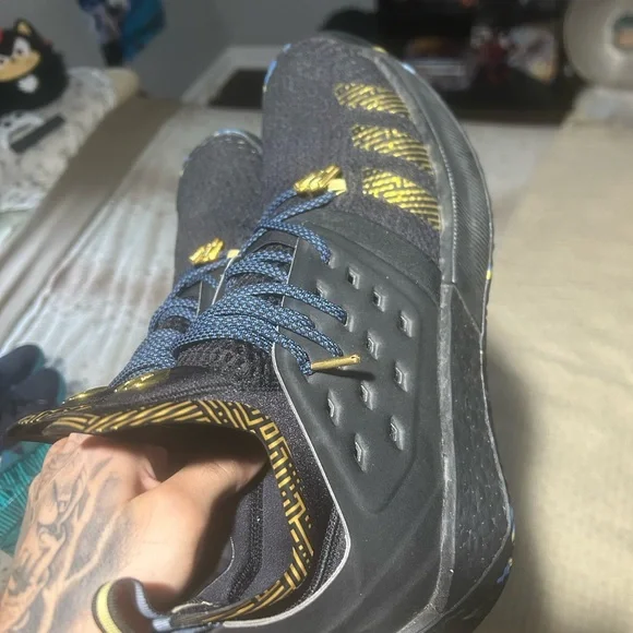 Adidas Black and Gold Harden Vol. 2 Shoes - Picture 5 of 10